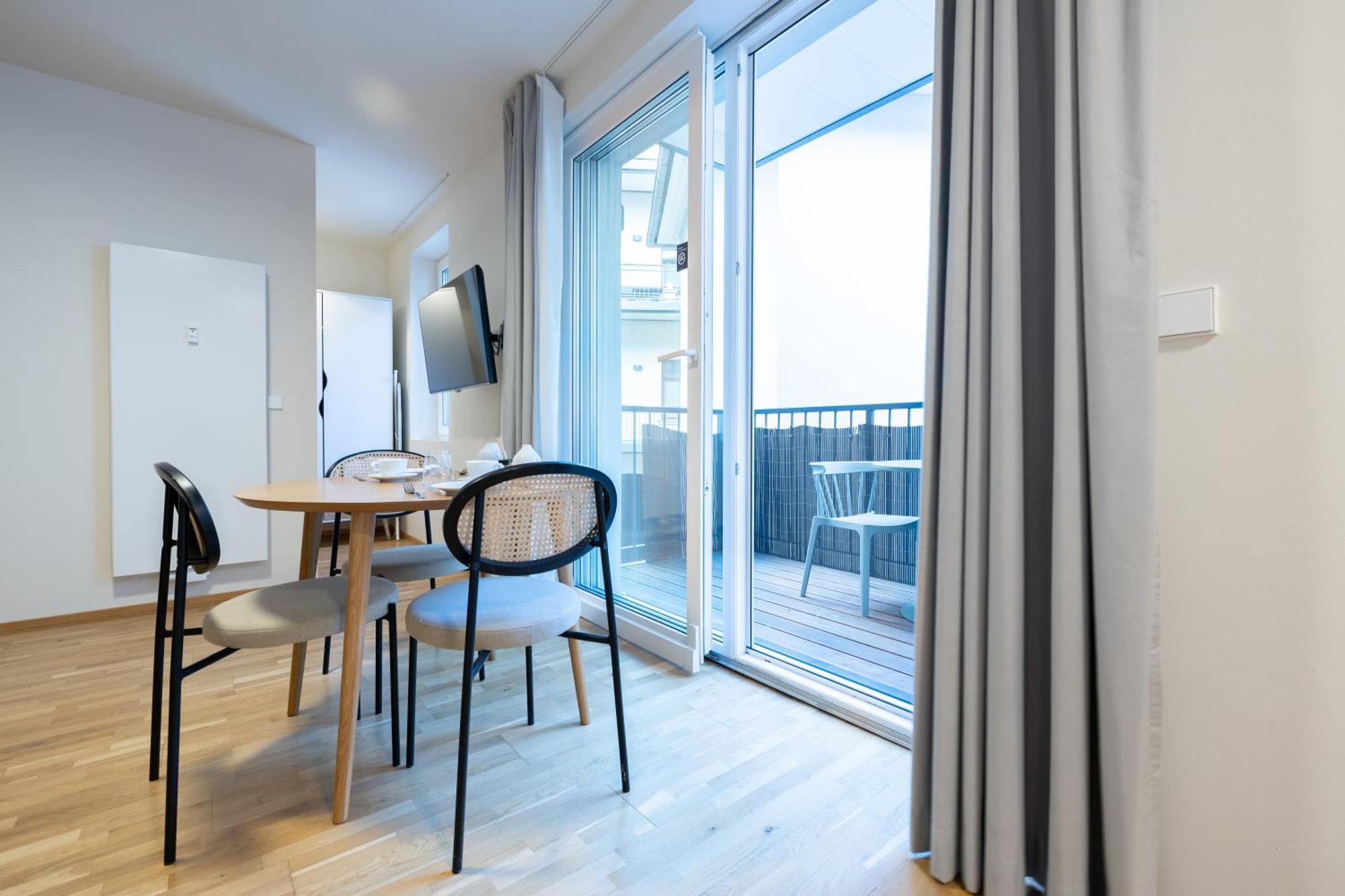 Aparthotel Bright Zentrum-west Stadion - Neueroeffnung - New Opening