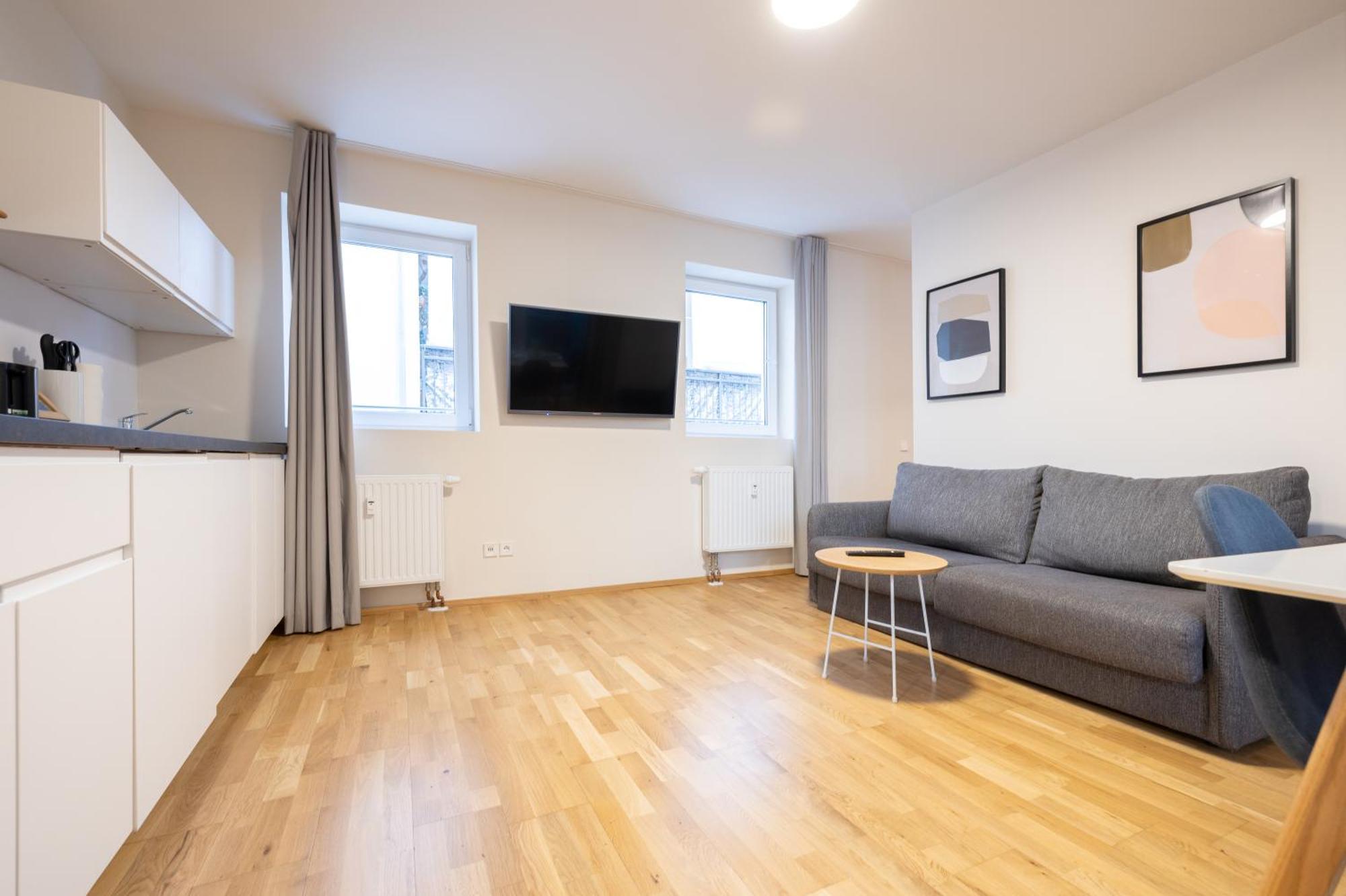 Aparthotel Bright Zentrum-west Stadion - Neueroeffnung - New Opening *