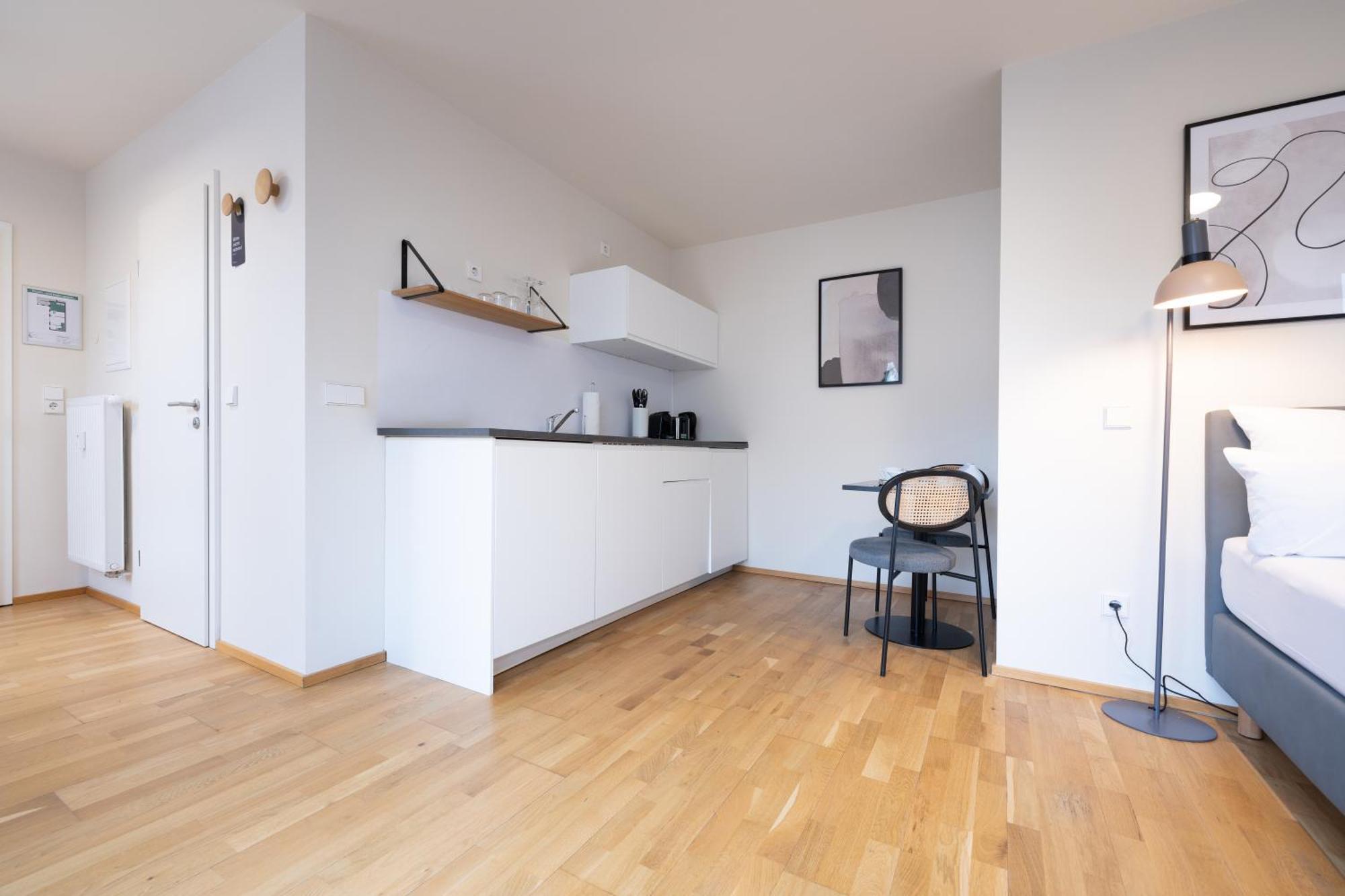 Bright Zentrum-west Stadion - Neueroeffnung - New Opening Aparthotel *